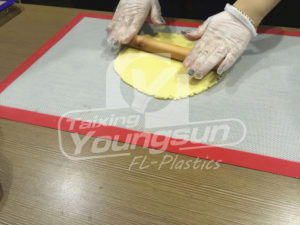 Silicone baking sheet